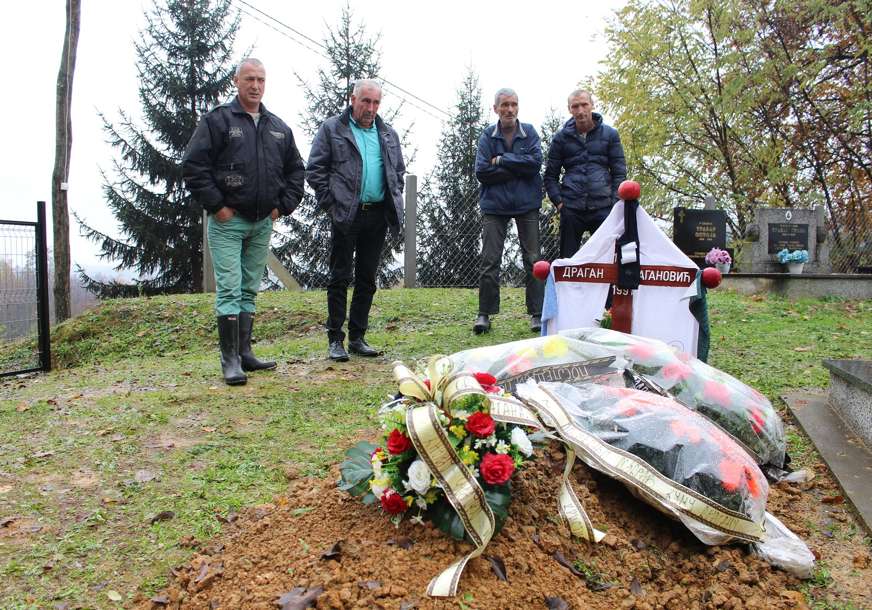 U Kijevcima pod Kozarom sahranjen Dragan Draganović, saborac Milana Tepića